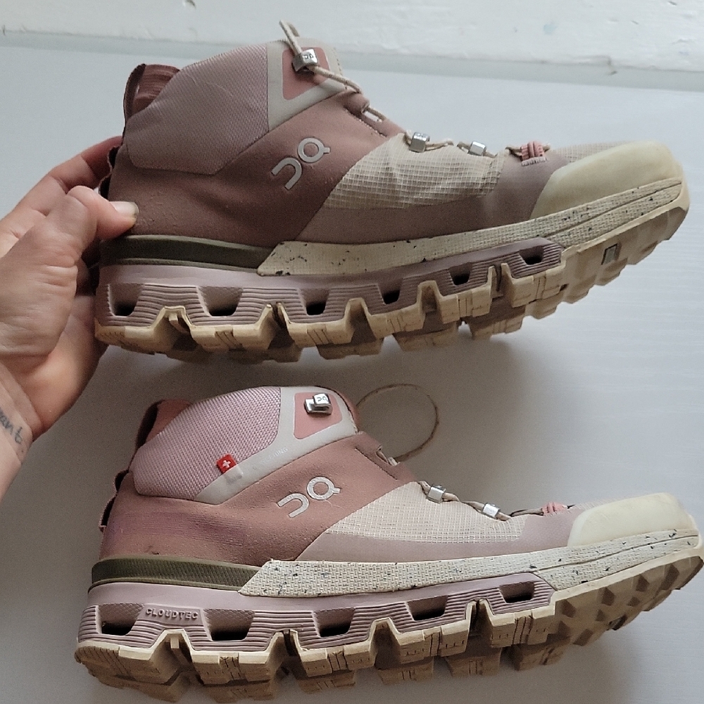 On Running Women's Athletic Shoes - Pink and Beige
